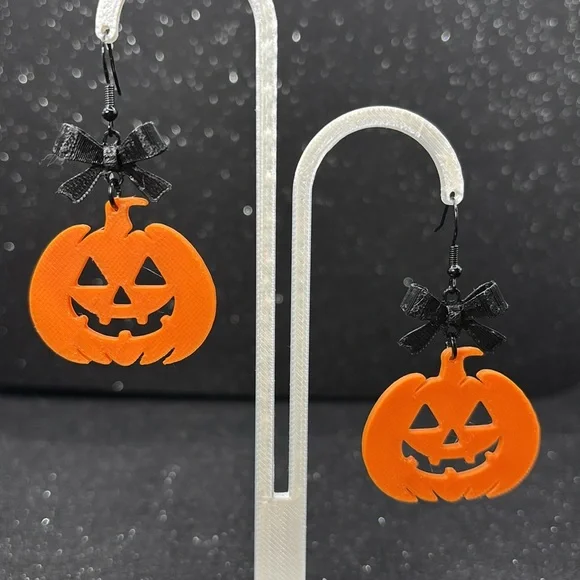 The Spooky Spark Earrings with Black Bows - Picture 4 of 4